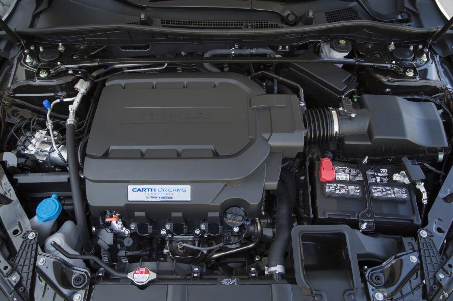  Honda Accord Touring 2016 года  (US) (фото 29 из 33)